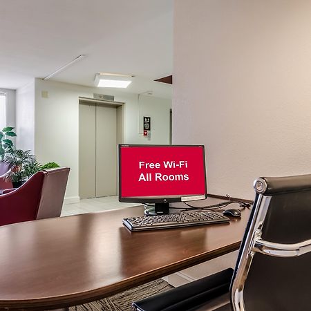 Red Roof Inn Plus+ Wichita East Bagian luar foto