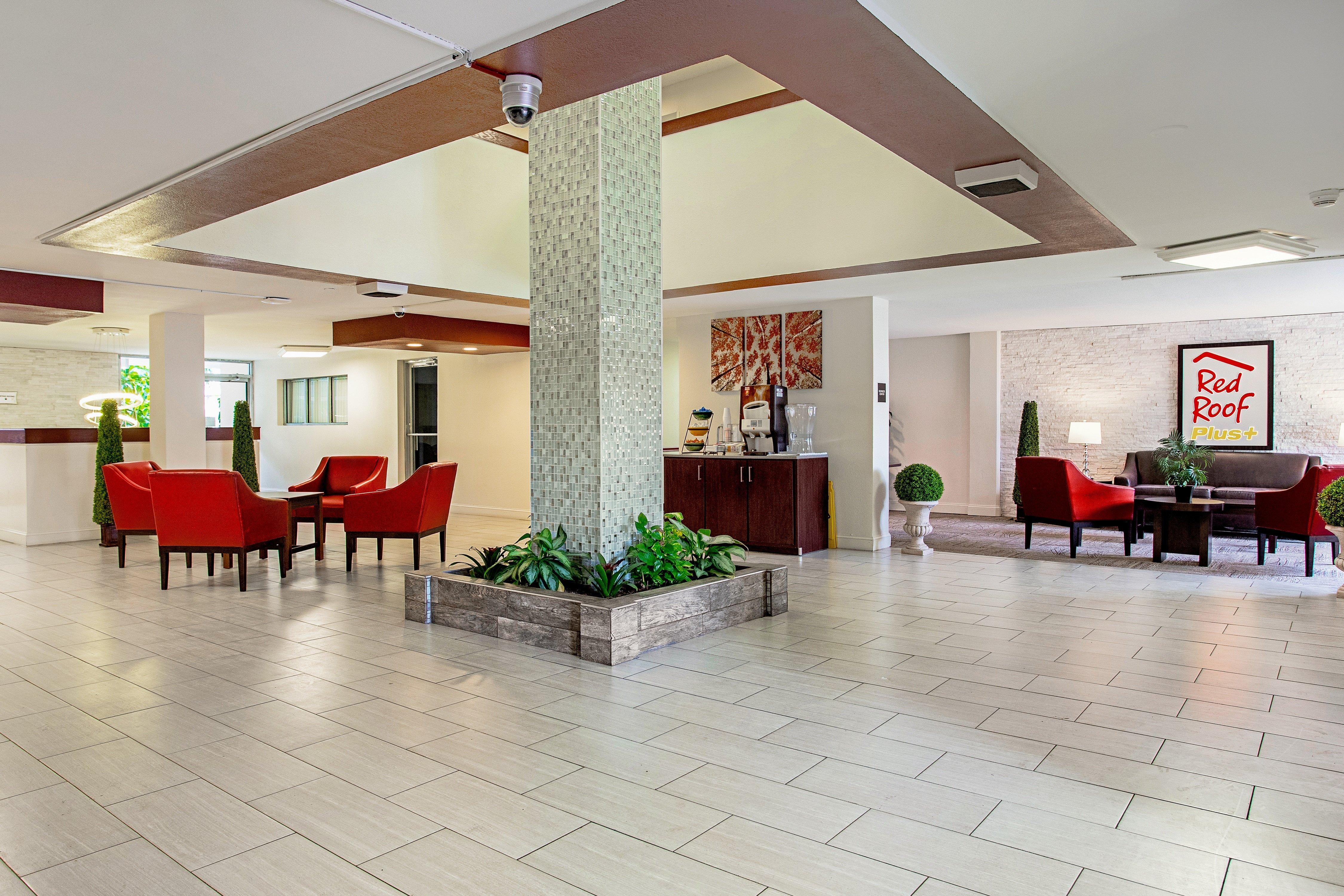 Red Roof Inn Plus+ Wichita East Bagian luar foto