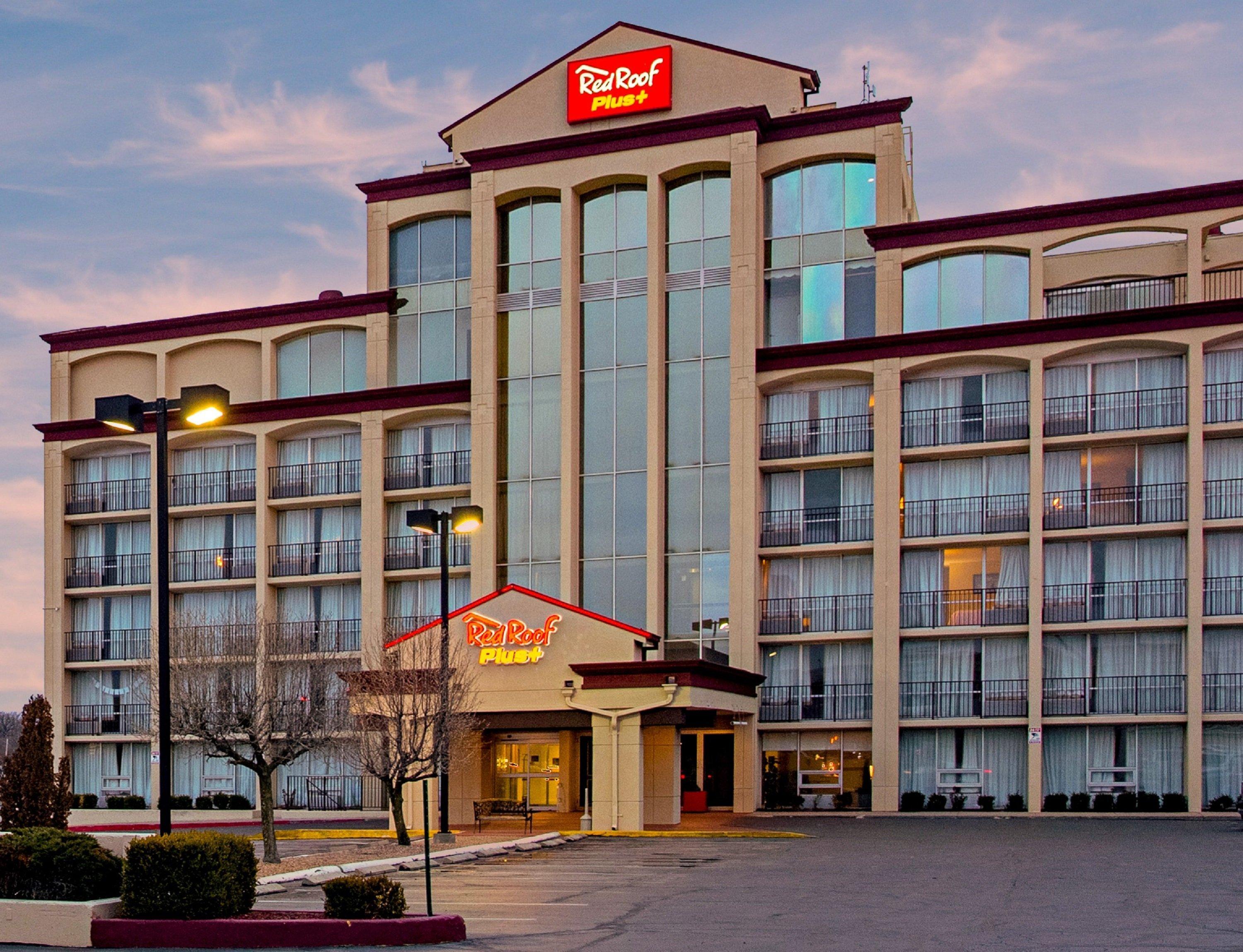 Red Roof Inn Plus+ Wichita East Bagian luar foto