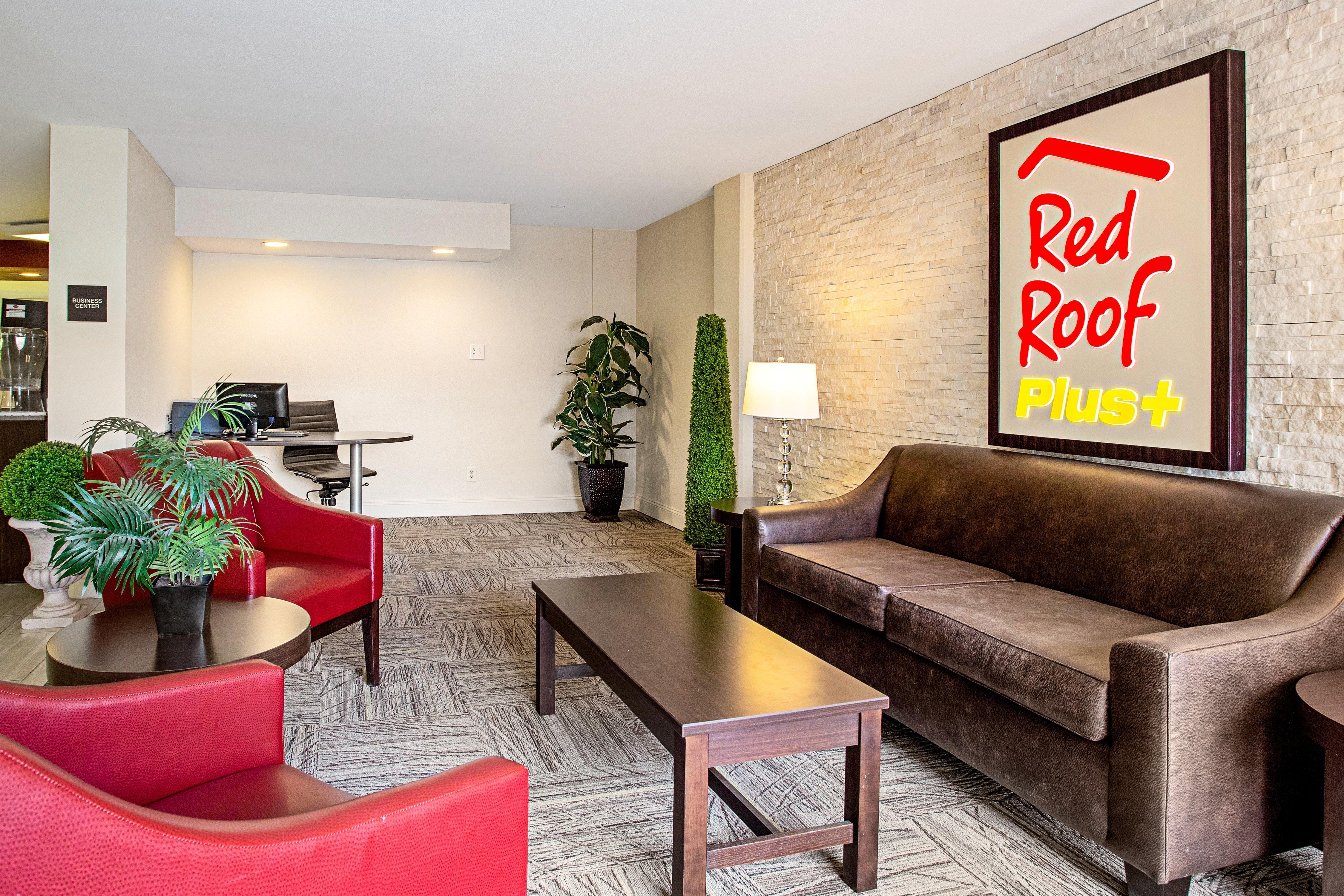 Red Roof Inn Plus+ Wichita East Bagian luar foto
