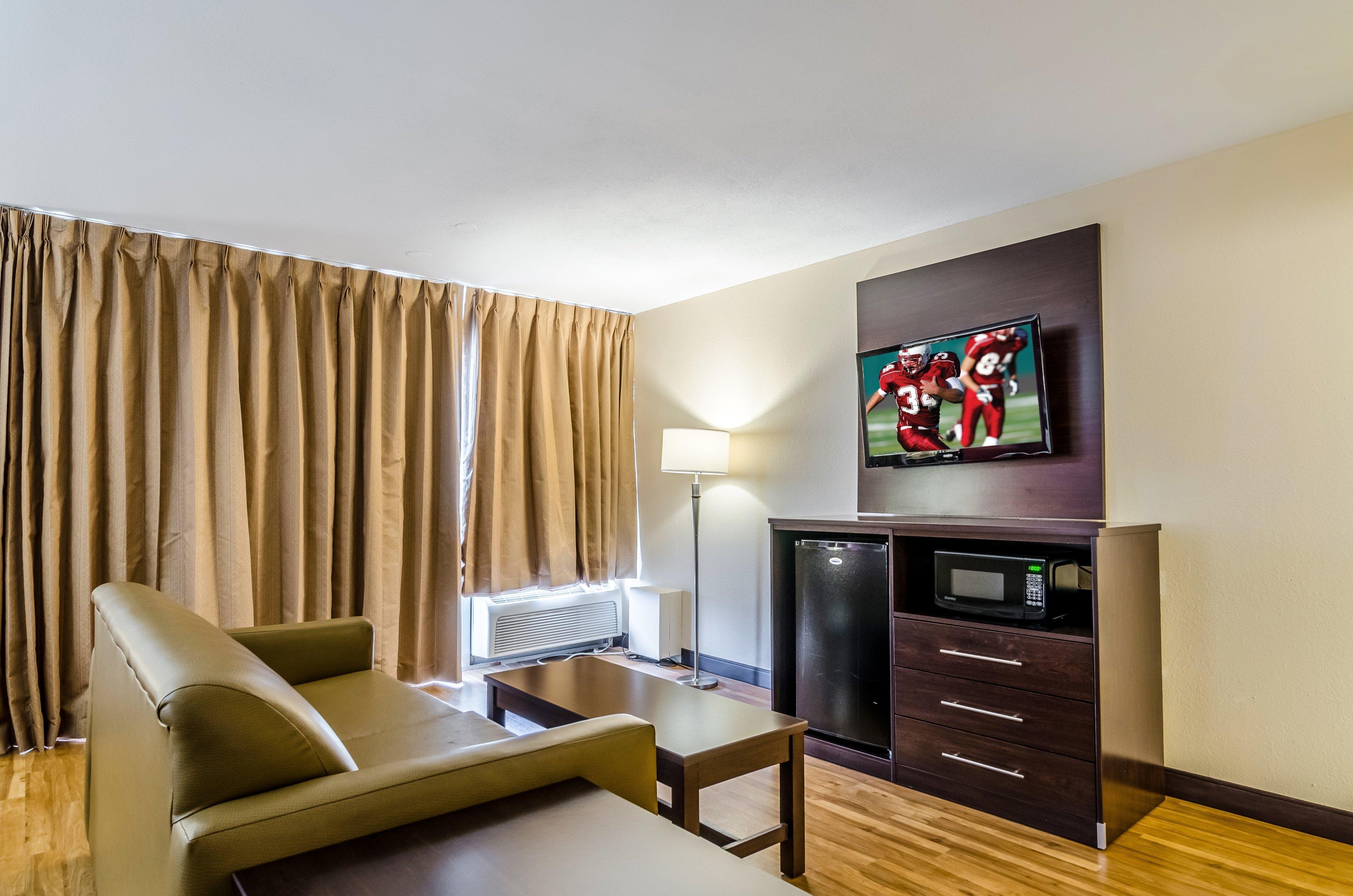 Red Roof Inn Plus+ Wichita East Bagian luar foto