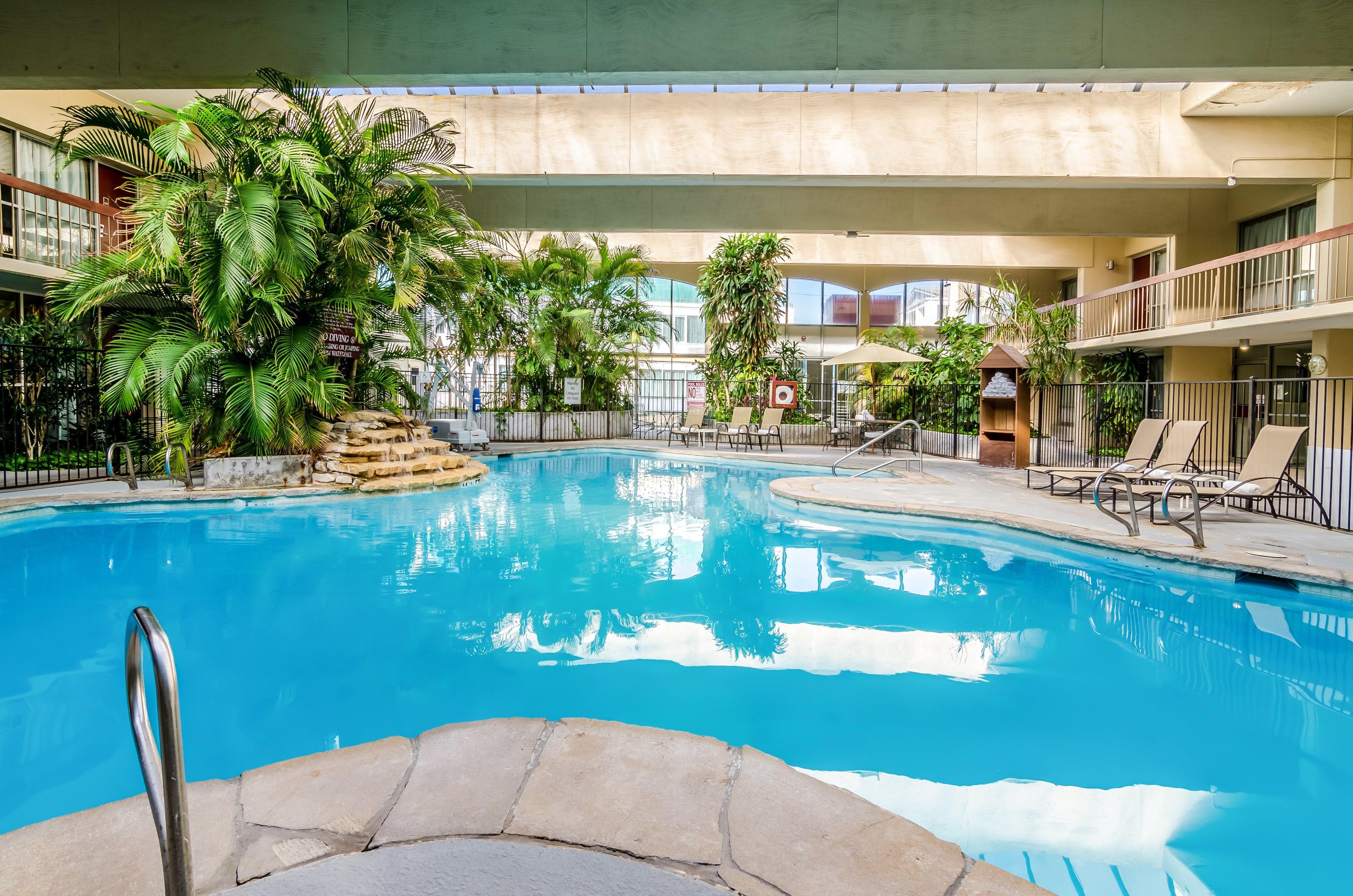 Red Roof Inn Plus+ Wichita East Bagian luar foto