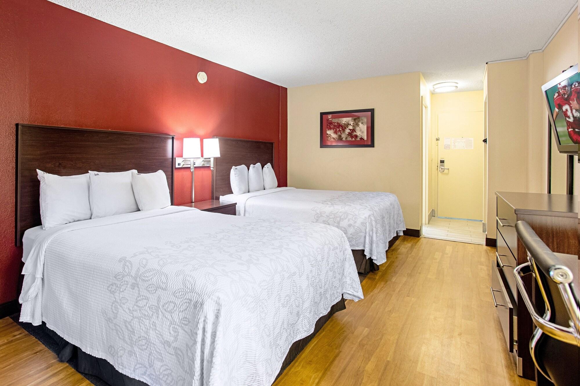 Red Roof Inn Plus+ Wichita East Bagian luar foto