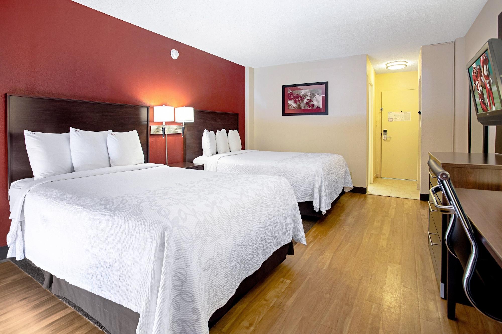 Red Roof Inn Plus+ Wichita East Bagian luar foto