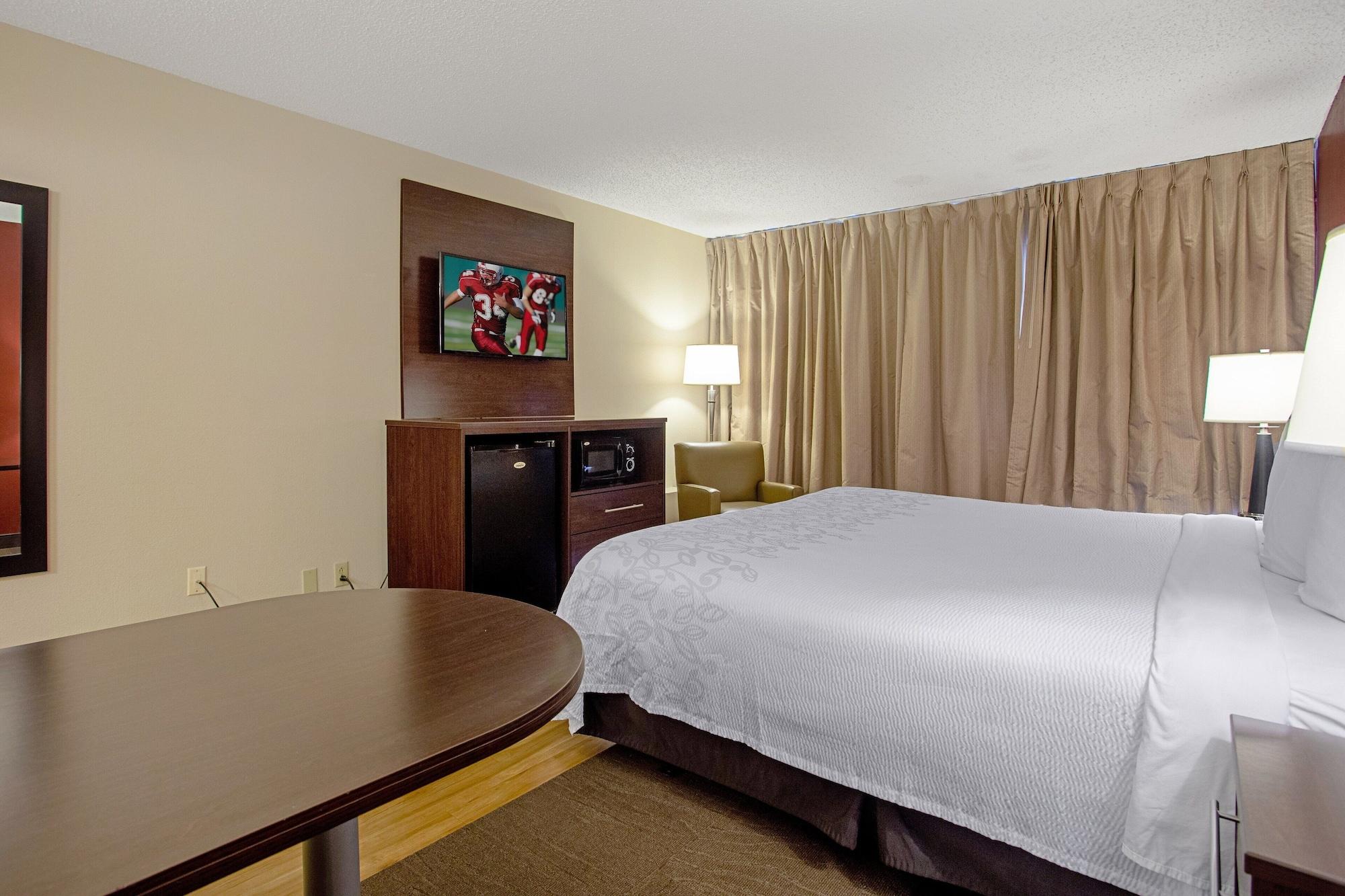 Red Roof Inn Plus+ Wichita East Bagian luar foto
