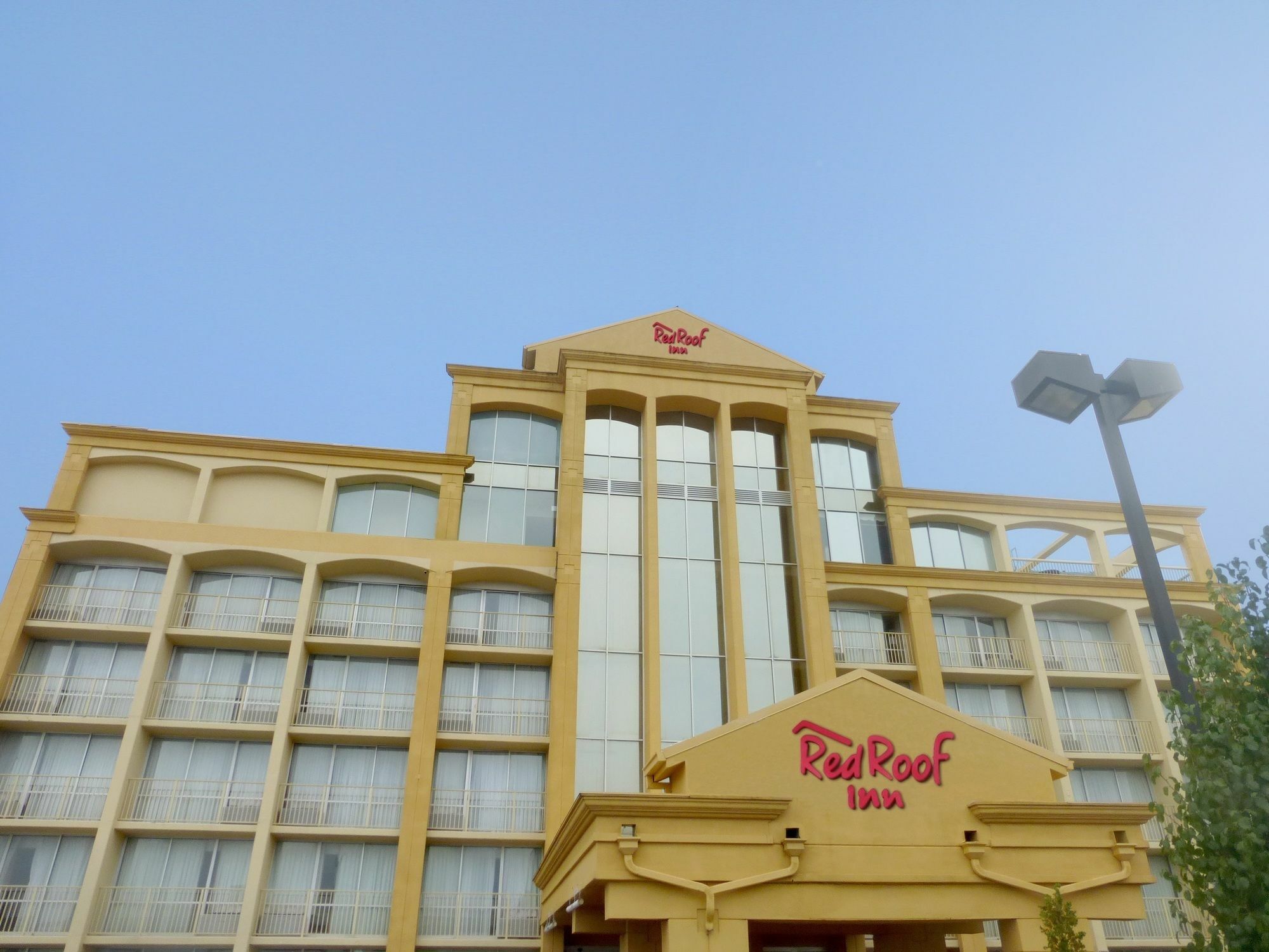 Red Roof Inn Plus+ Wichita East Bagian luar foto