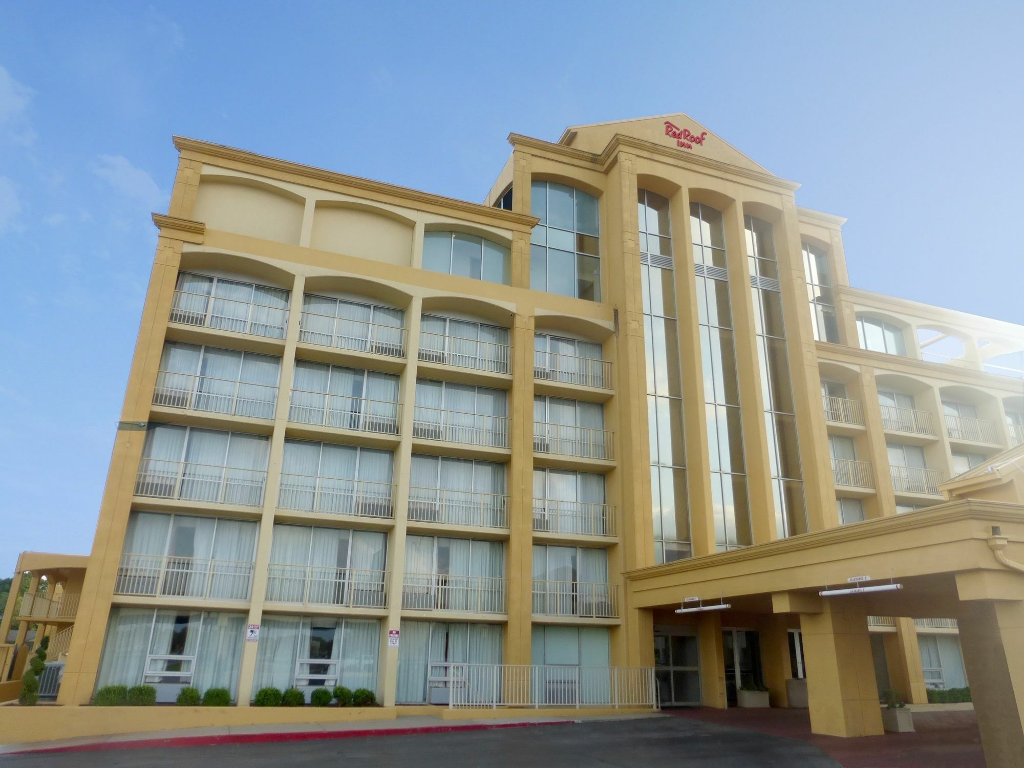 Red Roof Inn Plus+ Wichita East Bagian luar foto